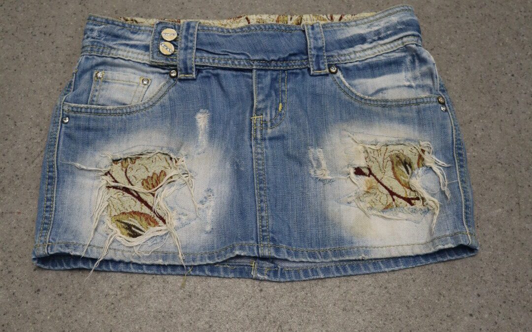 VINTAGE Denim y2k mini skirt