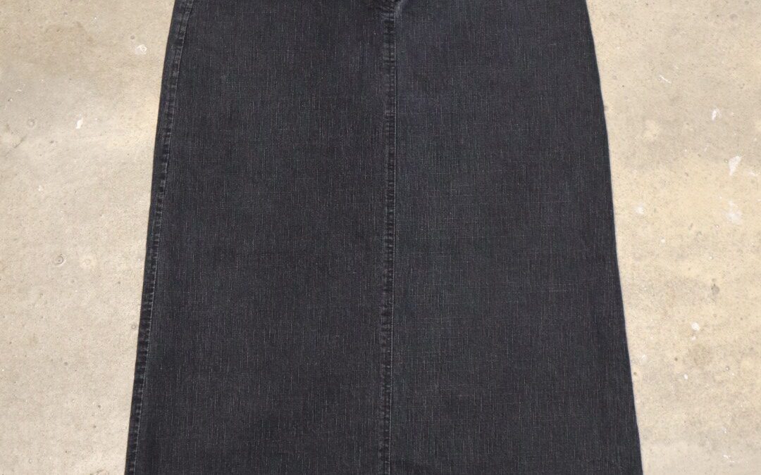 VINTAGE stretch denim midi skirt (uk12)